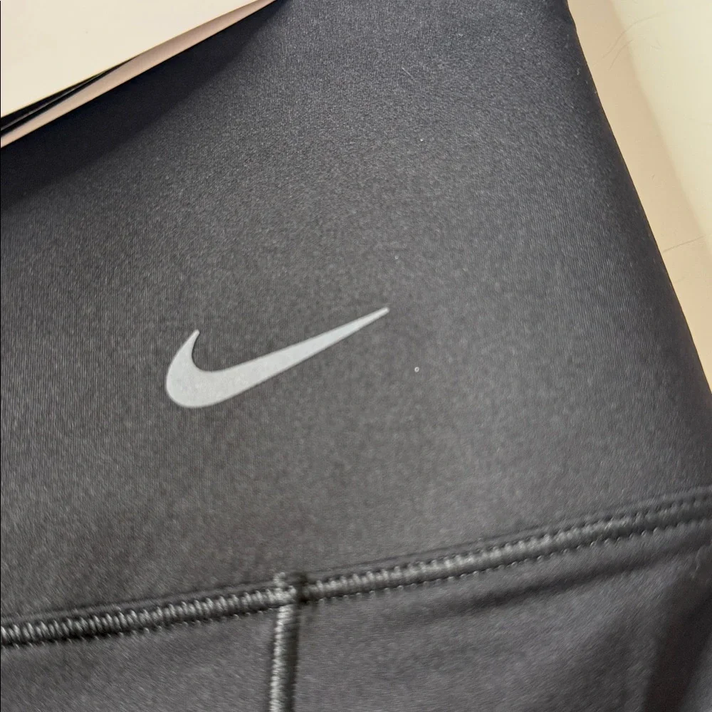 Nike Women’s Go Firm Support High Waisted Cropped Leggings Black XL